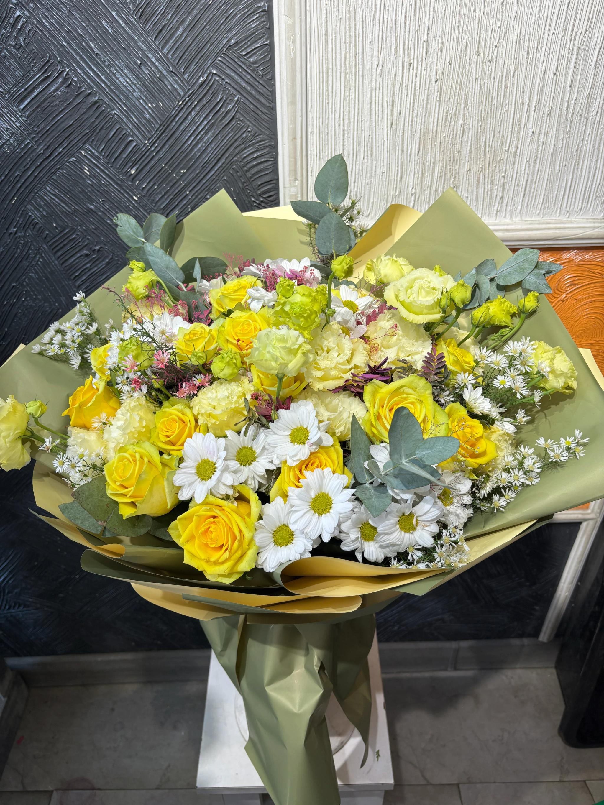 A luxurious bouquet | ծաղիկների առաքում Երևանում