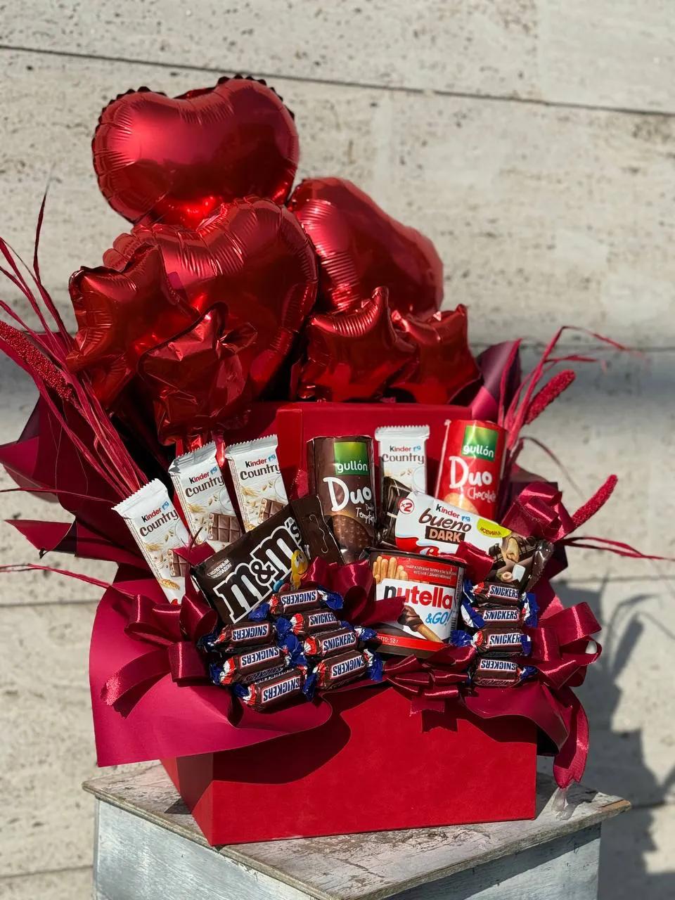Red "sweet box" | ծաղիկներ, ծաղկեպսակներ, բույսեր Երևան