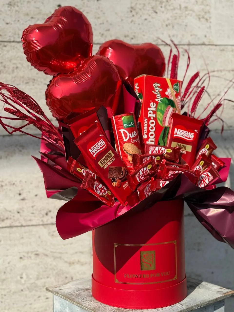 Red "sweet box" | ծաղիկներ, ծաղկեպսակներ, բույսեր Երևան