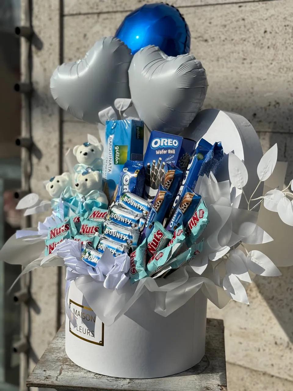 Sweet Surprise in a White Box | ծաղիկներ, ծաղկեպսակներ, բույսեր Երևան
