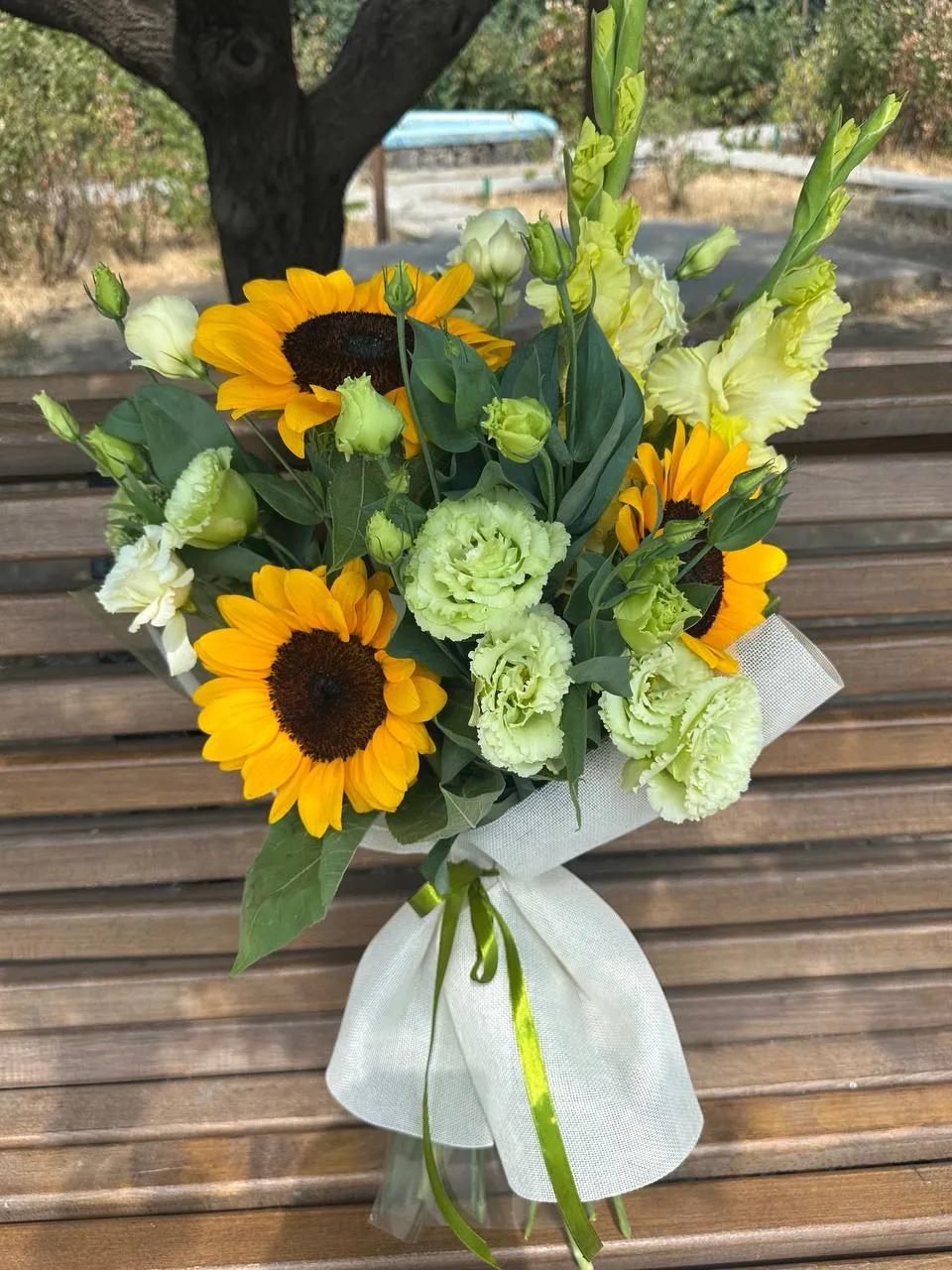 A bunch of sun | ծաղիկներ, ծաղկեպսակներ, բույսեր Երևան