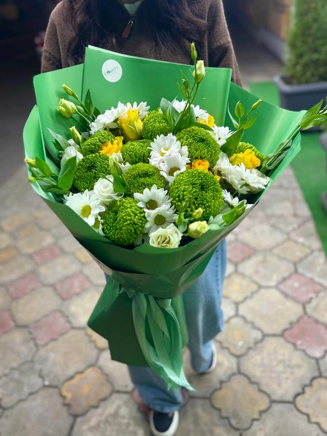 Bunch of chrysanthemums | ծաղիկների առաքում Երևանում