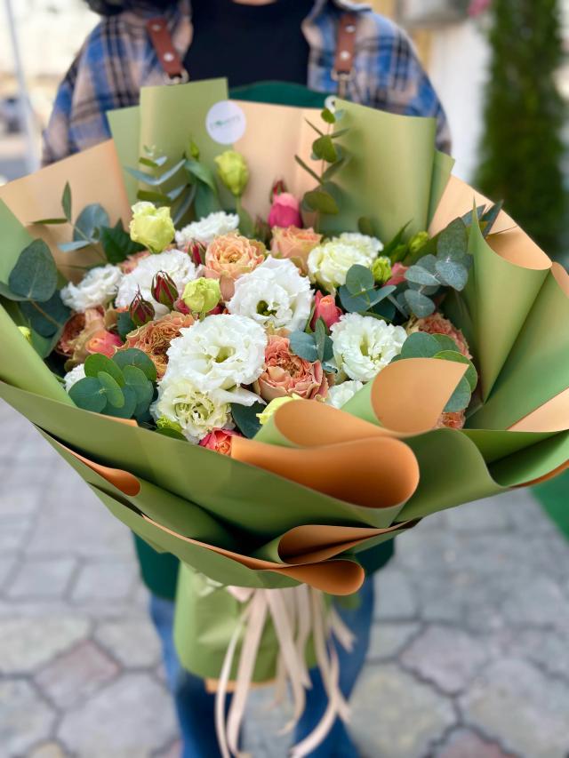 An elegant bouquet | ծաղիկների առաքում Երևանում