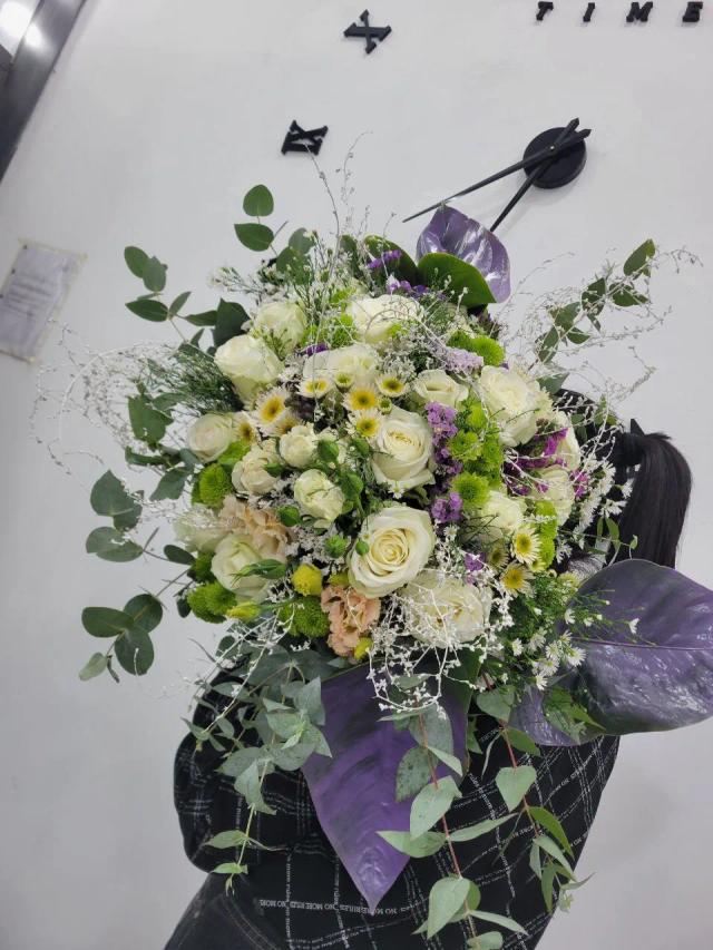 Creative bouquet | ծաղիկների առաքում Երևանում