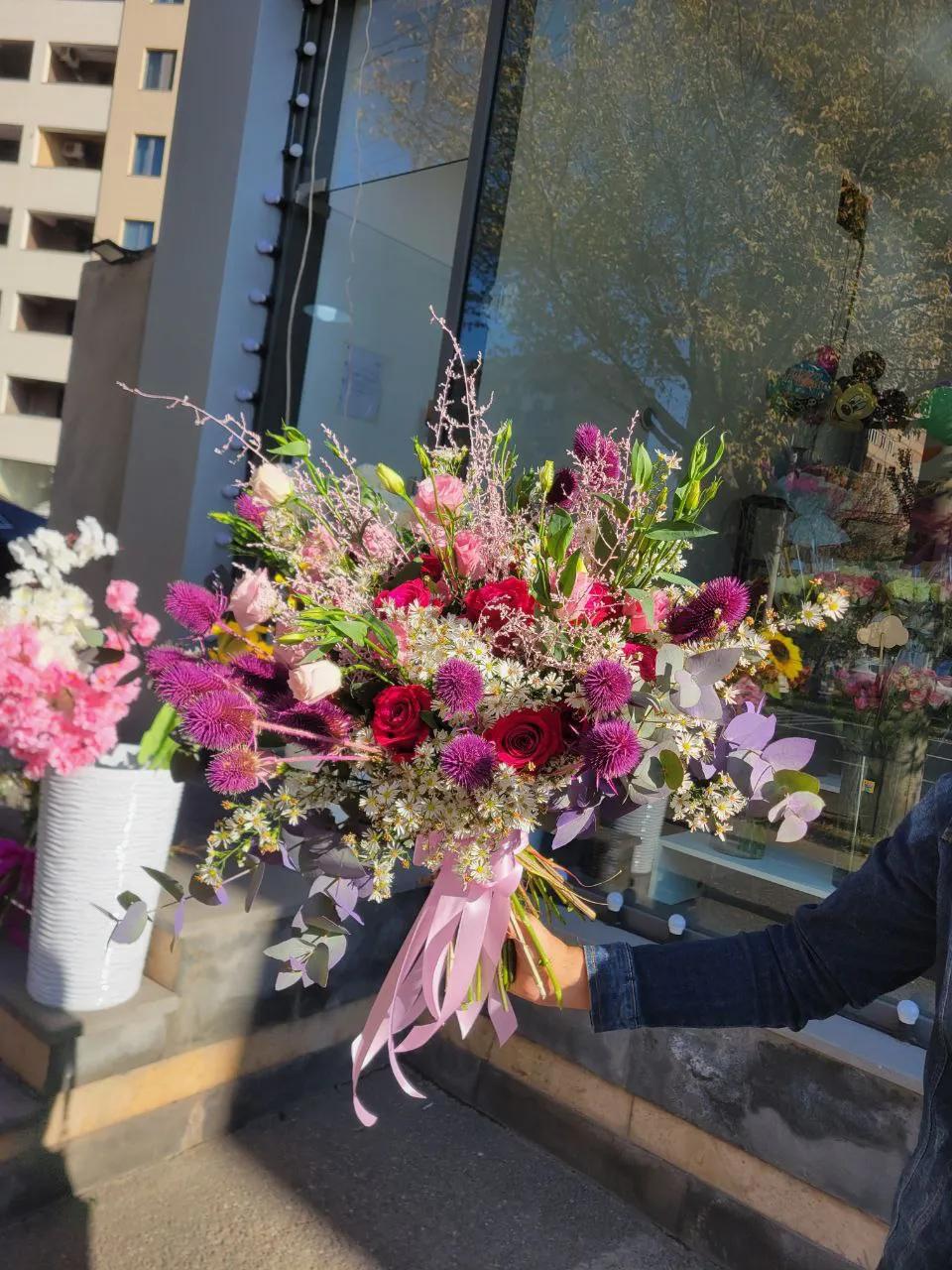 Creative bouquet | ծաղիկների առաքում Երևանում