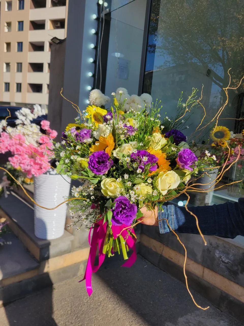 Creative bouquet | ծաղիկների առաքում Երևանում