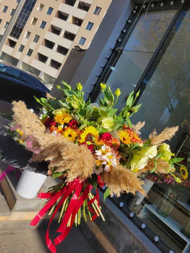 Creative bouquet | ծաղիկների առաքում Երևանում