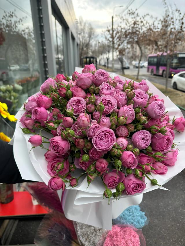 Bunch of peonies with roses | ծաղիկների առաքում Երևանում