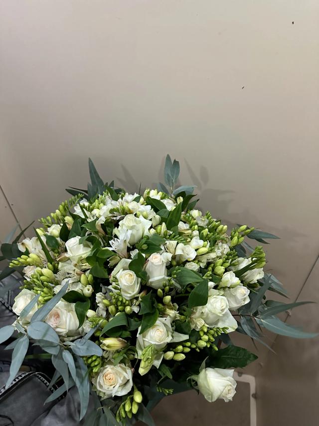 An elegant bouquet | ծաղիկների առաքում Երևանում