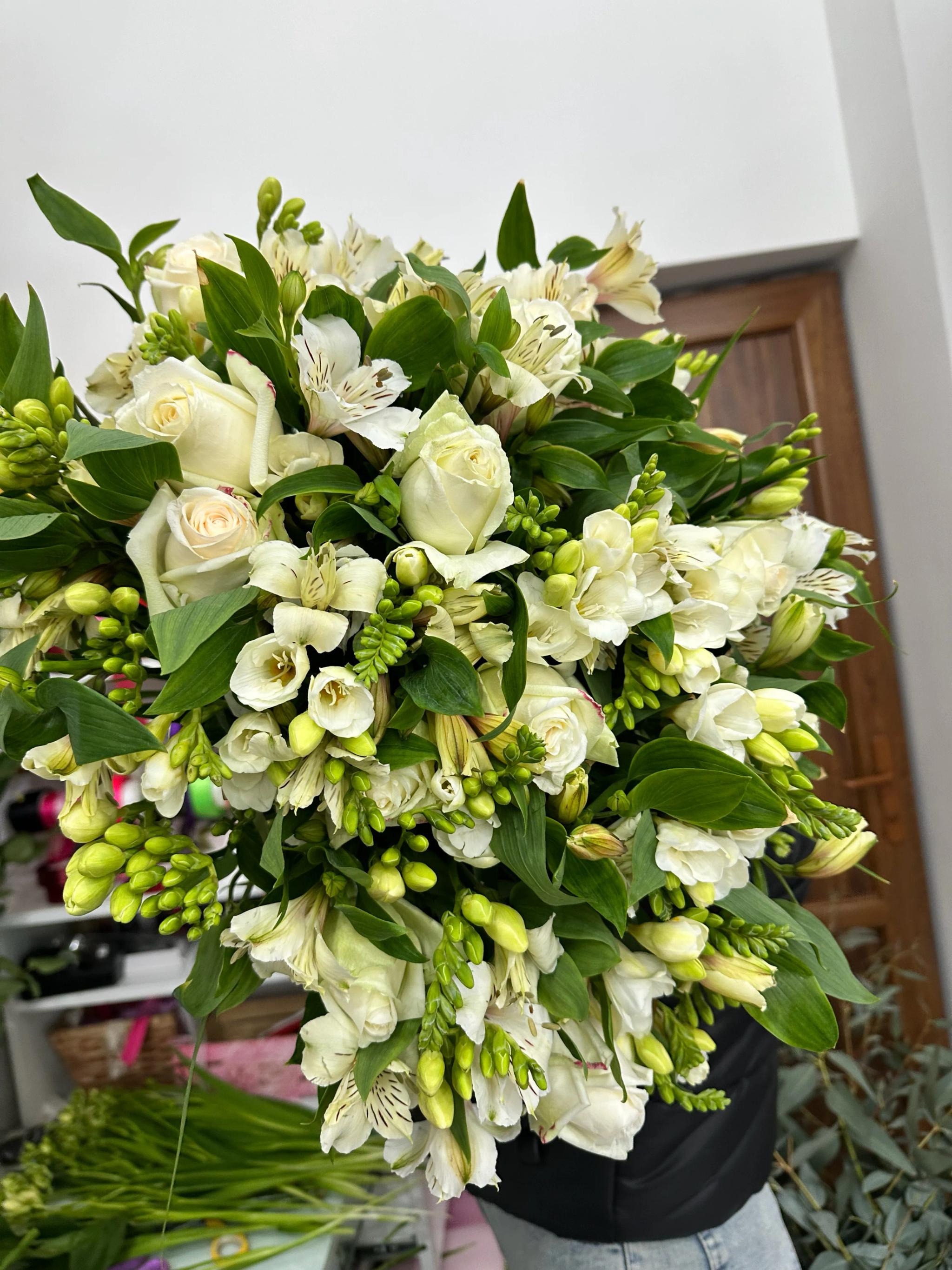 An elegant bouquet | ծաղիկների առաքում Երևանում