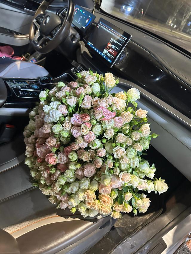 A gorgeous bunch | ծաղիկների առաքում Երևանում