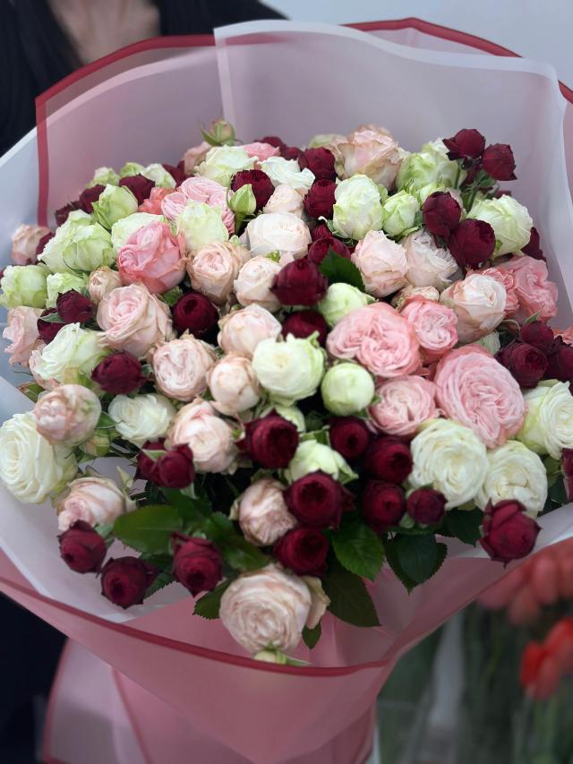 Bunch of bunches of roses | ծաղիկների առաքում Երևանում
