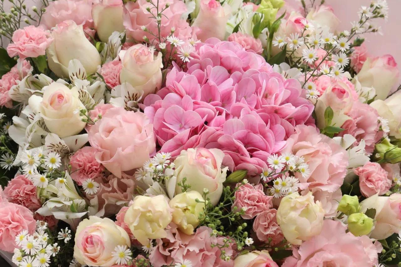 A luxurious bouquet | ծաղիկներ, ծաղկեպսակներ, բույսեր Երևան